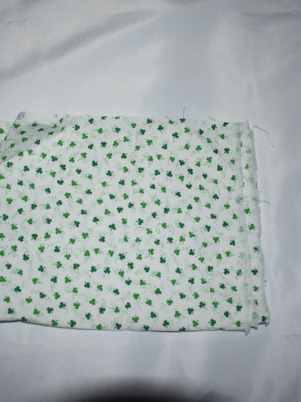 ST PATRICKS DAY 3 LEAF CLOVER COTTON FABRIC